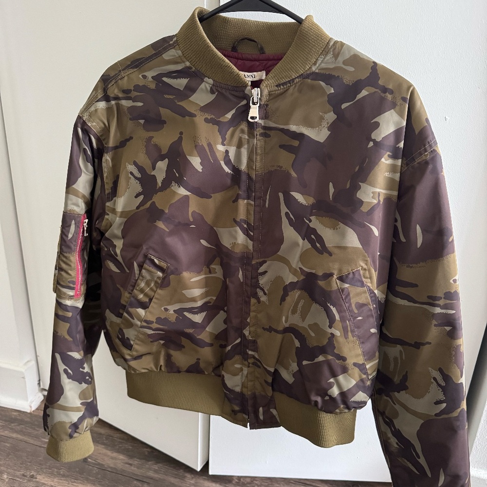 Ganni camo print bomber jacket size S, used in excellent condition - Picture 2 of 4